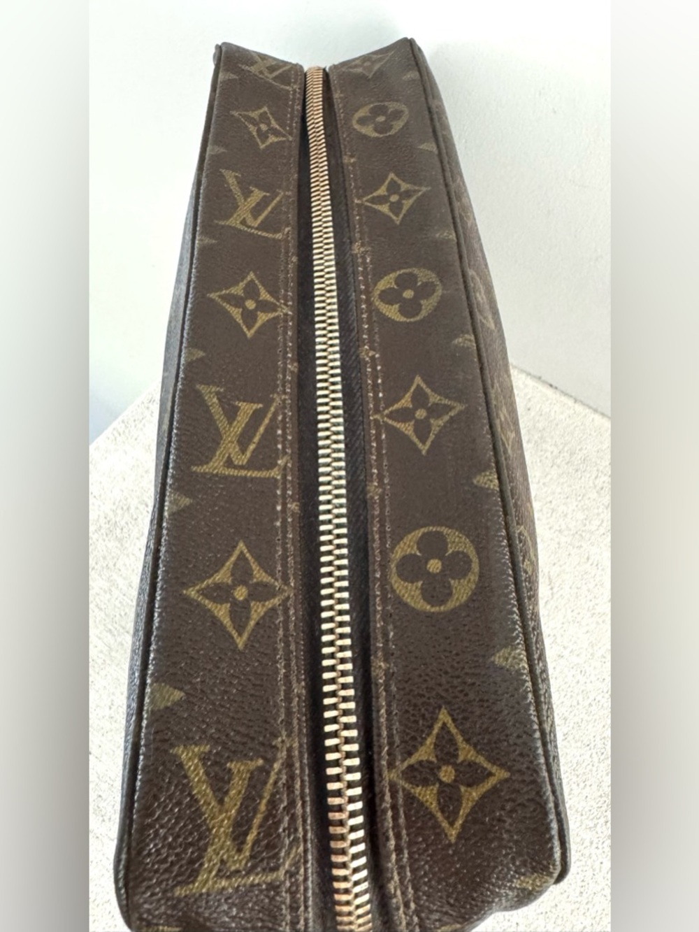 LOUIS VUITTON Trousse Toilette 28 Monogram Cosmetic Pouch Vintage - Picture 3 of 9